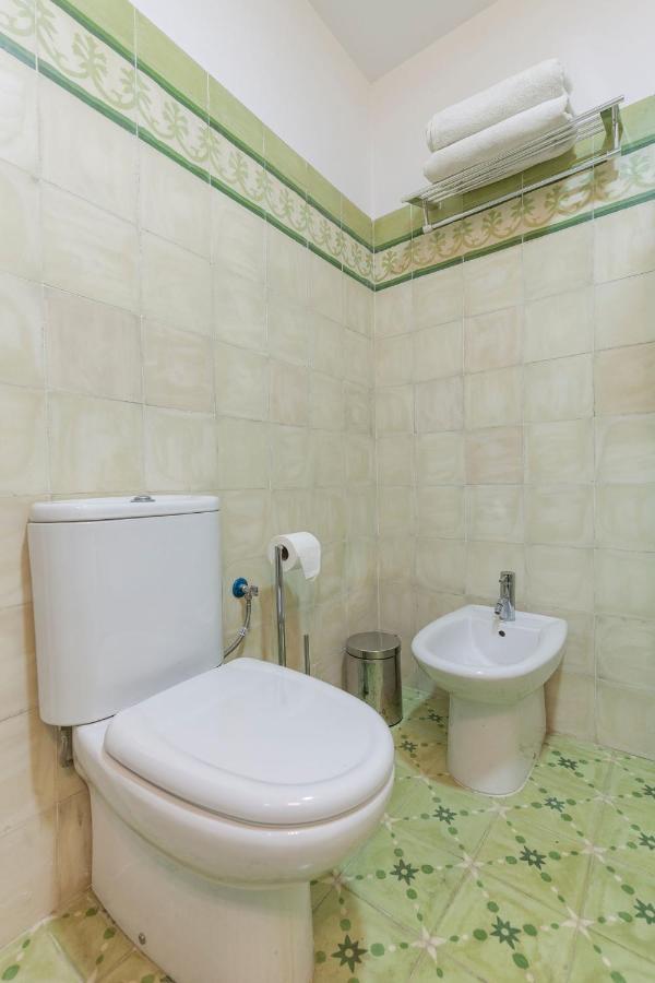 Bordador Apartment Seville Exterior photo